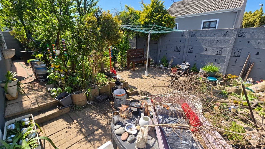 2 Bedroom Property for Sale in Protea Village Western Cape